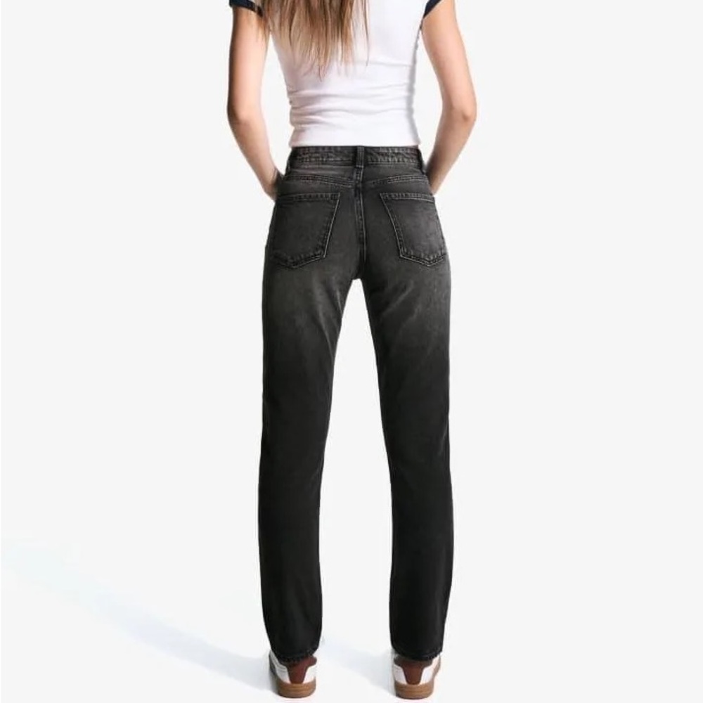 BLACK CROSSOVER HIGH RISE “MOM” JEANS - BERSHKA SIZE 12